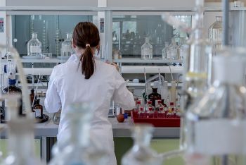 Women working in a lab